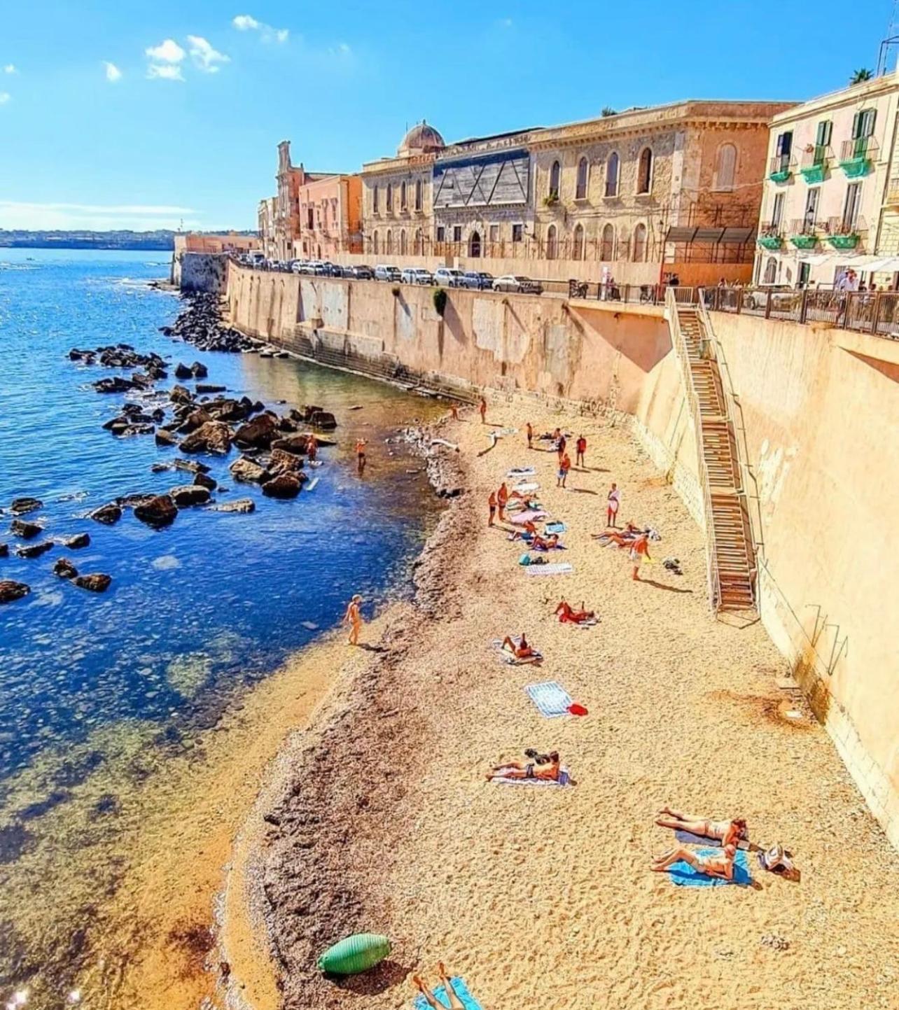 Апартаменты La Perla Sul Cortile Сиракузы Экстерьер фото
